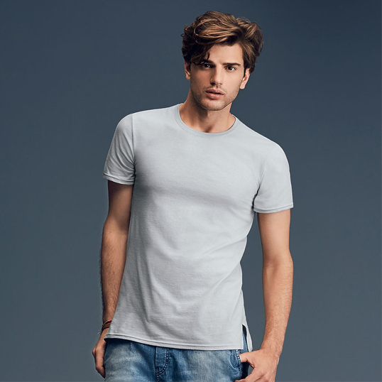 Anvil Lightweight Adult Long and Lean Tee 5624AN - Model Image